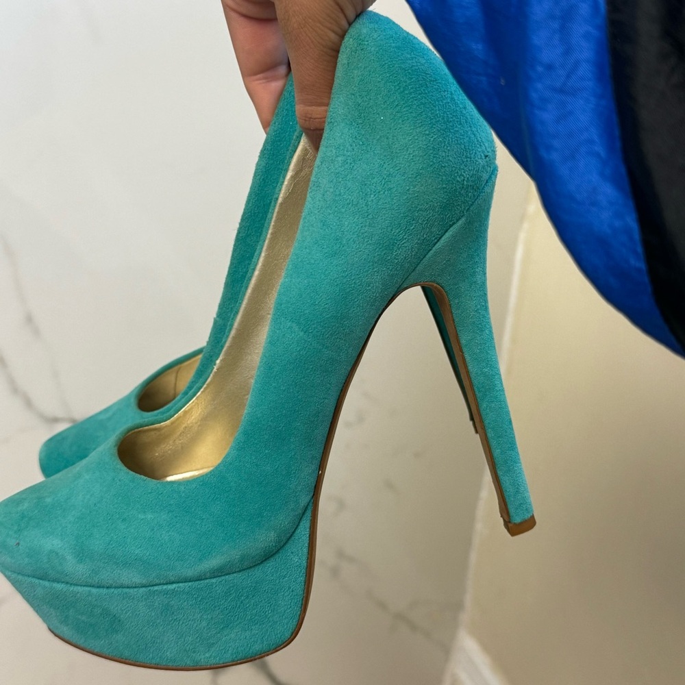 Teal Blue Heels 🩵